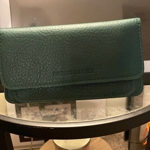 Lily Wristlet- Bacalar